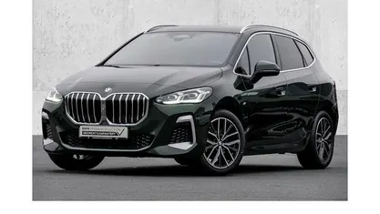 Grün Gebraucht 2022 BMW 218 M Sport Van / Kleinbus | 24.990 € (Fairer Preis)