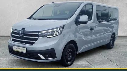 Grau Gebraucht 2024 Renault Trafic Evolution Van / Kleinbus | 39.990 € (Guter Preis)