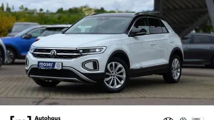 Pure white/deep black perleffekt Gebraucht 2022 VW T-Roc Style SUV | 22.929 € (Fairer Preis)