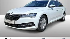 Moonweiß perleffekt (metallic) Gebraucht 2022 Skoda Superb Ambition Kombi | 25.930 € (Fairer Preis)