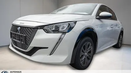 Gebraucht Peugeot e-208 Allure 100 kW (136 PS) 2021 Weiss Kleinwagen