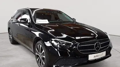 Schwarz Gebraucht 2022 Mercedes E300 Avantgarde Kombi | 27.990 € (Fairer Preis)