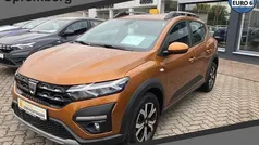 Orange schwarz Gebraucht 2023 Dacia Sandero Comfort Kleinwagen | 14.450 € (Fairer Preis)