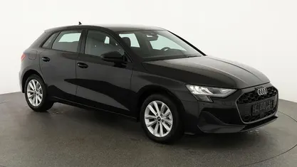 Mythos schwarz metallic Neu 2025 Audi A3 Ambiente Limousine | 33.995 € (Guter Preis)
