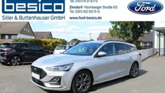 Moondust silver metallic Gebraucht 2024 Ford Focus ST-Line X Kombi | 27.970 € (Fairer Preis)