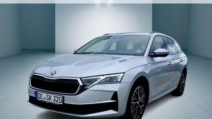 Gebraucht Skoda Octavia Selection 150 PS (110 kW) 2024 Brillantsilber metallic Kombi