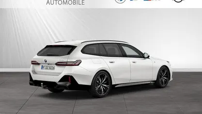 Gebraucht BMW 520 M Sport 208 PS (152 kW) 2025 Mineralweiß metallic Kombi