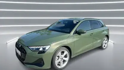 Gebraucht Audi A3 Advanced 204 PS (150 kW) 2025 Distriktgrün metallic Limousine