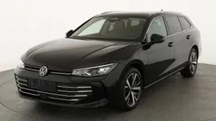 Grenadillschwarz metallic Neu 2025 VW Passat Pro Kombi | 47.445 € (Fairer Preis)