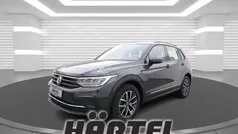 Uranograu (grey), solid Gebraucht 2021 VW Tiguan Life SUV | 26.600 € (Guter Preis)