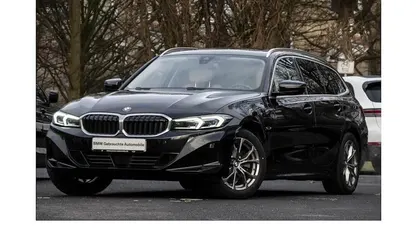 Gebraucht 2022 BMW 330e Sport Line Kombi | 31.790 € (Fairer Preis)