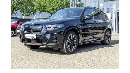 Gebraucht BMW iX3 M Sport 210 kW (286 PS) 2023 Schwarz SUV