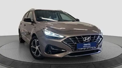 Gebraucht Hyundai i30 Intro Edition 159 PS (116 kW) 2021 Braun Kombi