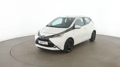 Weiß Gebraucht 2015 Toyota Aygo X-play Kleinwagen | 7.590 € (Fairer Preis)