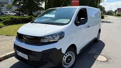 Neu Opel Vivaro Edition 144 PS (105 kW) 2025 Lackierung weiss icy/typ ausse Van / Kleinbus