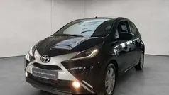 Schwarz Gebraucht 2017 Toyota Aygo X-play Kleinwagen | 8.950 € (Fairer Preis)