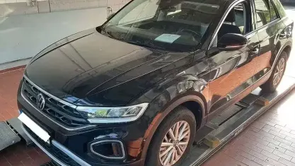 Gebraucht VW T-Roc Life 110 PS (80 kW) 2022 Schwarz SUV