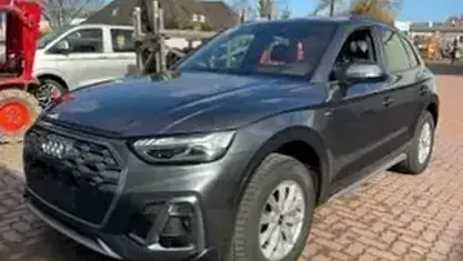 Käytetty Audi Q5 S-Line 204 HP (150 kW) 2023 Harmaa Katumaasturi