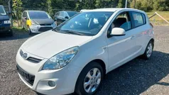 Weiß Gebraucht 2012 Hyundai i20 Limousine | 3.699 € (Superpreis)