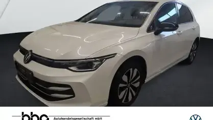 Gebraucht VW Golf VIII Life 150 PS (110 kW) 2025 Oryxweiß perlmutteffekt Limousine