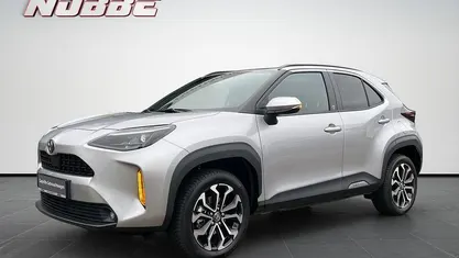Silber Gebraucht 2024 Toyota Yaris Cross Team SUV | 26.480 € (Fairer Preis)