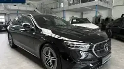 Gebraucht Mercedes E220 AMG 197 PS (144 kW) 2024 Schwarz Kombi