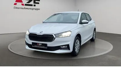 Weiss Gebraucht 2025 Skoda Fabia Essence Limousine | 17.890 € (Fairer Preis)