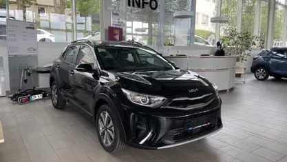 Schwarz Gebraucht 2024 Kia Stonic Vision SUV | 17.990 € (Fairer Preis)