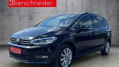 Schwarz Gebraucht 2024 VW Touran Highline Van / Kleinbus | 35.450 € (Fairer Preis)
