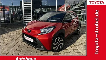 Chili red perleffekt/dach myst Neu 2025 Toyota Aygo X SUV | 18.980 € (Fairer Preis)