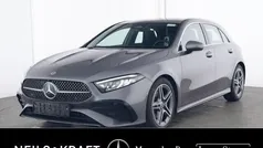 Grau Gebraucht 2024 Mercedes A180 Kleinwagen | 30.880 € (Fairer Preis)