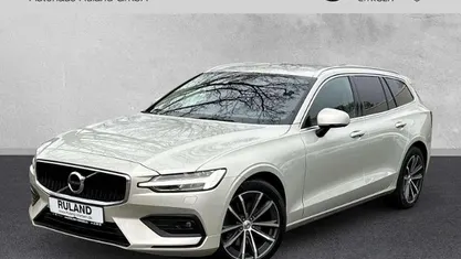 Birch light / metallic Gebraucht 2021 Volvo V60 Momentum Kombi | 23.890 € (Fairer Preis)