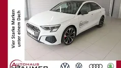 Weiß Gebraucht 2023 Audi S3 Ambiente Limousine | 40.400 € (Fairer Preis)