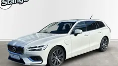 Weiss Gebraucht 2021 Volvo V60 Inscription Kombi | 31.690 € (Fairer Preis)