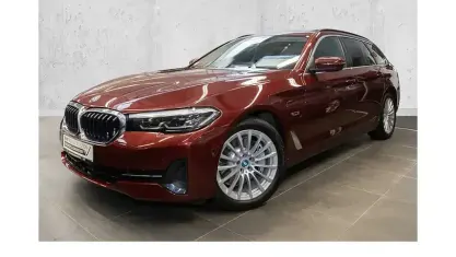 Używany BMW 530e Sport Line 292 KM (214 kW) 2023 Czerwony Kombi