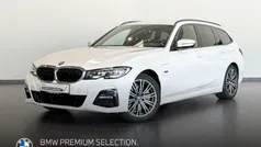 Weiss Gebraucht 2022 BMW 320e M Sport Kombi | 33.900 € (Fairer Preis)