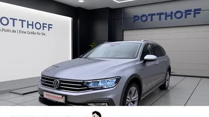 Silber Gebraucht 2020 VW Passat Alltrack Kombi | 27.577 € (Fairer Preis)