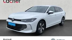 Weiß Gebraucht 2024 VW Passat Business Kombi | 31.890 € (Fairer Preis)