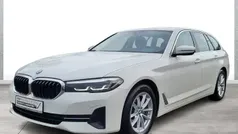 Weiß Gebraucht 2021 BMW 520 Efficient Dynamics Kombi | 31.890 € (Fairer Preis)