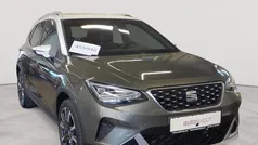 Cliff grau metallic / dach weiß Gebraucht 2024 Seat Arona Xperience SUV | 22.990 € (Guter Preis)