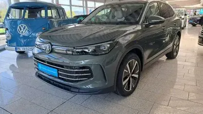 Begagnad VW Tiguan Elegance 204 HK (150 kW) 2025 Grön SUV