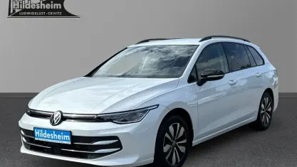 Gebraucht VW Golf VIII Goal 150 PS (110 kW) 2025 Weiß Kombi