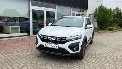 Weiß Gebraucht 2025 Dacia Sandero Expression Kleinwagen | 17.640 € (Guter Preis)