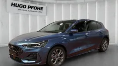 Blau Gebraucht 2024 Ford Focus ST-Line X Limousine | 25.649 € (Fairer Preis)