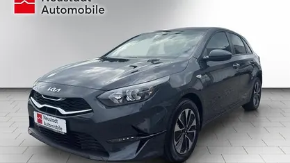 Neu Kia Ceed Silver 140 PS (102 kW) 2025 Grau Kleinwagen