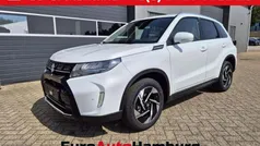 Cool white pearl metallic Neu 2025 Suzuki Vitara Comfort+ SUV | 24.590 € (Fairer Preis)