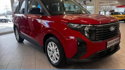 Fantastic red metallic (rot) Gebraucht 2025 Ford Tourneo Courier Titanium Van / Kleinbus | 24.990 € (Fairer Preis)