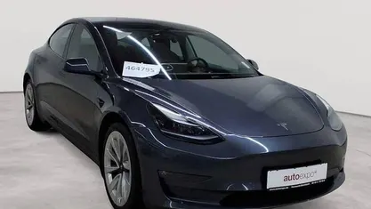 Gebraucht Tesla Model 3 365 kW (497 PS) 2022 Midnight silver metallic Limousine