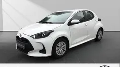 Weiss Gebraucht 2023 Toyota Yaris Comfort Kleinwagen | 14.990 € (Fairer Preis)