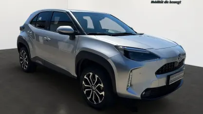 Gebraucht Toyota Yaris Cross 116 PS (85 kW) 2023 Silber SUV